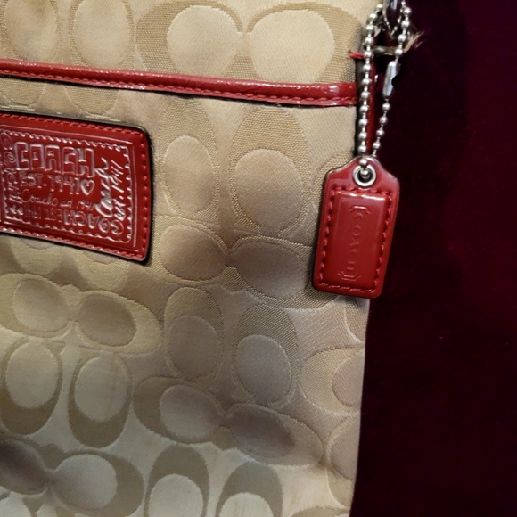 Coach Poppy Crossbody, used - Picture 3 of 9